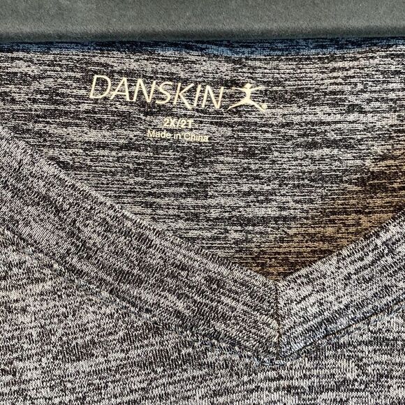 Danskin- grey athletic tshirt- Size 2X - Picture 3 of 5